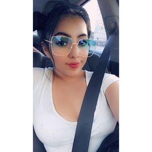 Meet your Posher, Abby